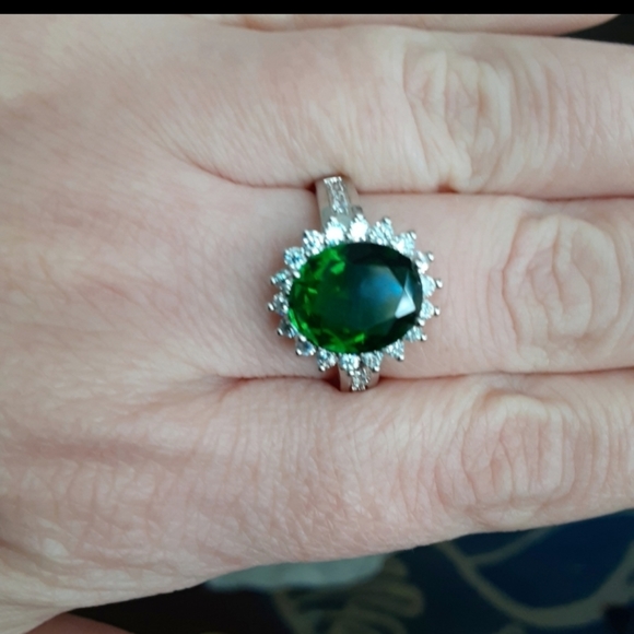 Emerald Sterling Silver Statement Ring - Picture 7 of 7